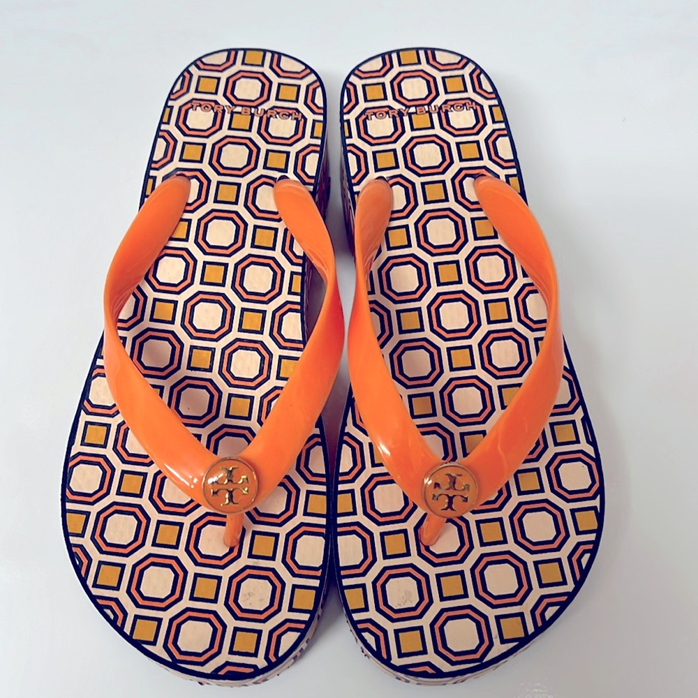 Tory Butch Wedge flipflops size 6